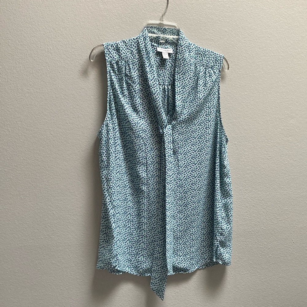 Nearly new top